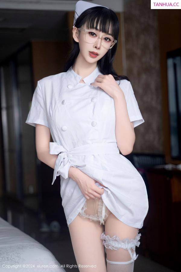   [XiuRen]高清写真图 2024.08.28 No.9077 宝宝甜 美腿丝袜第9张图片